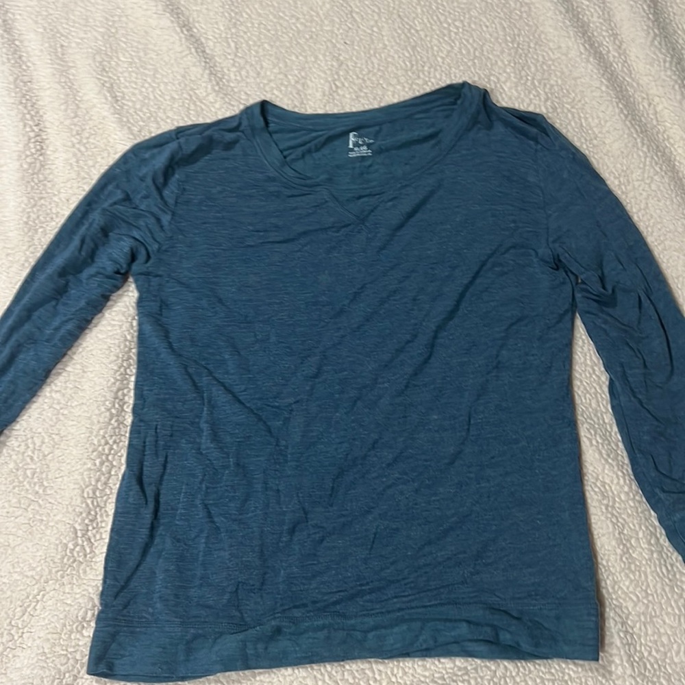 Felina women’s activewear long sleeve shirt